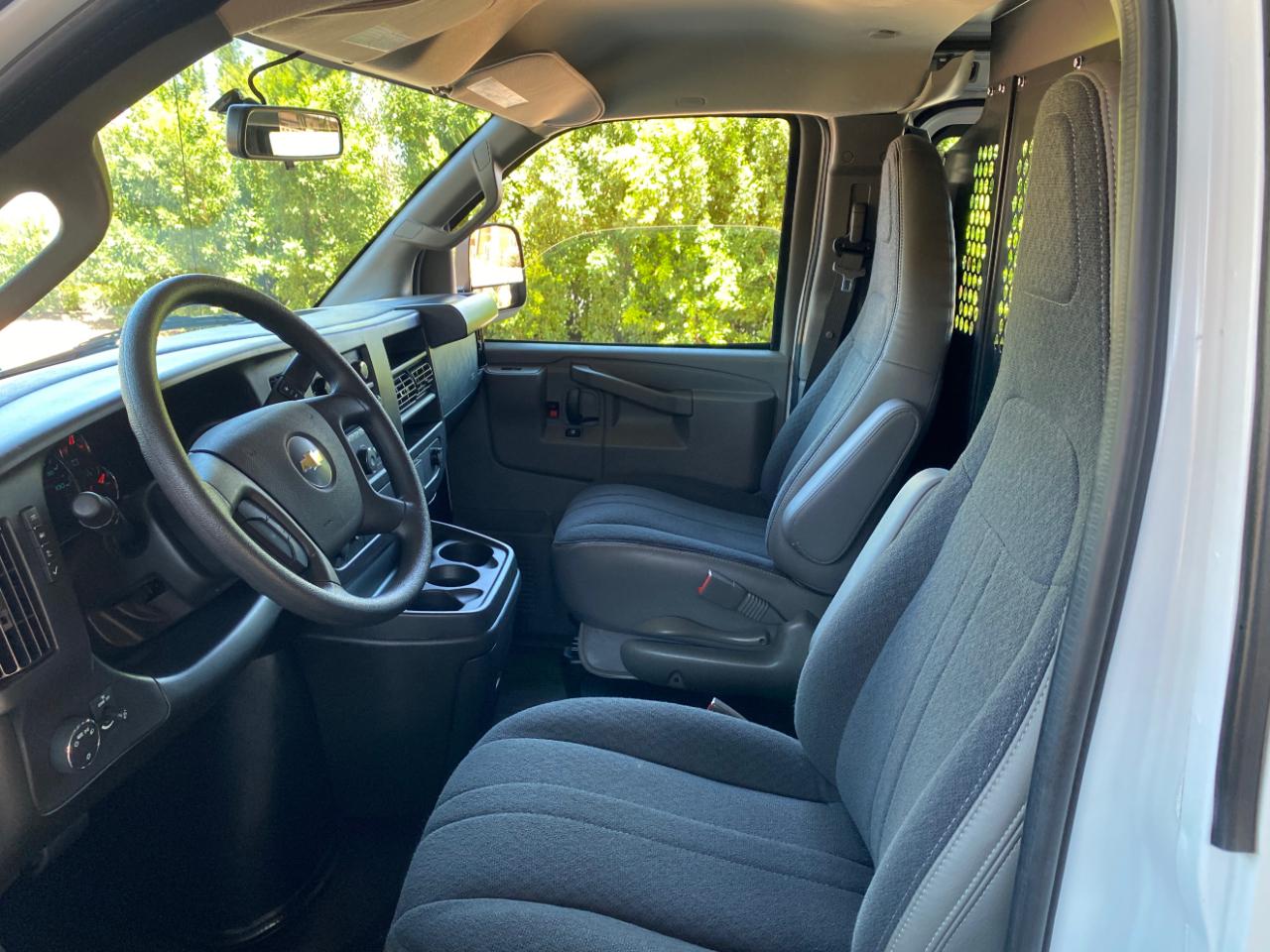 Chevrolet Express Cargo Van RWD 2500 135" 2025