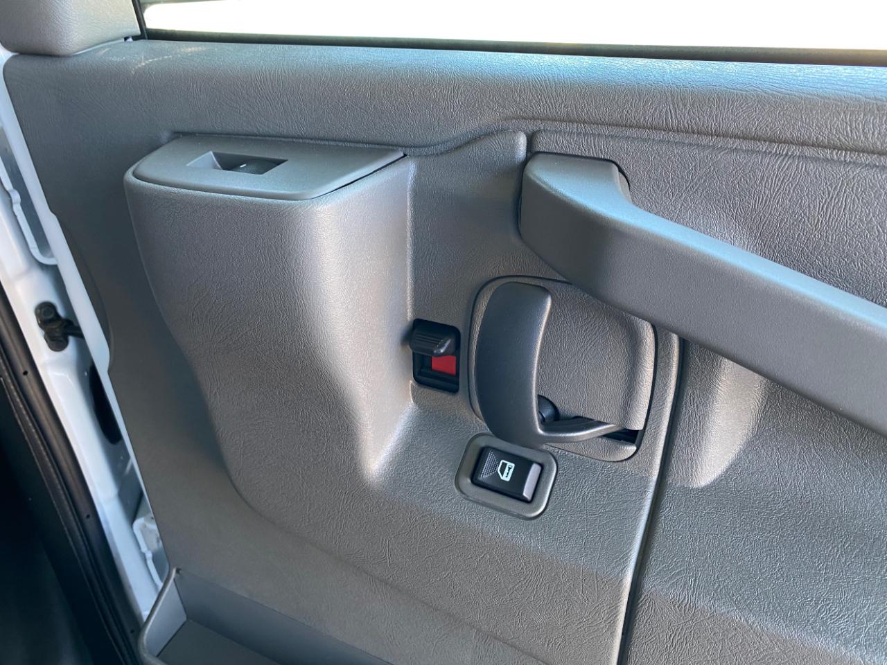 Chevrolet Express Cargo Van RWD 2500 135" 2025