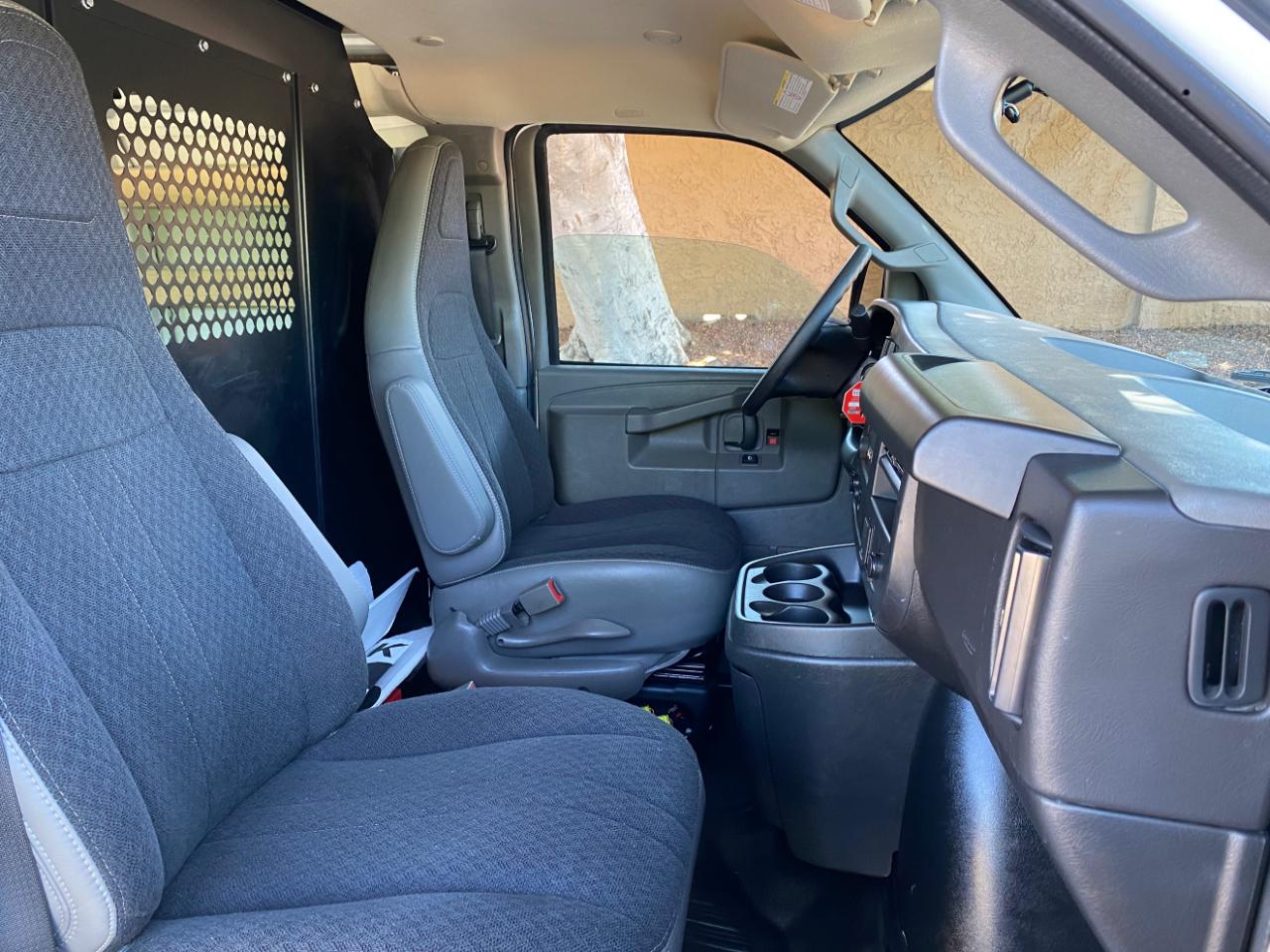 Chevrolet Express Cargo Van RWD 2500 135" 2025