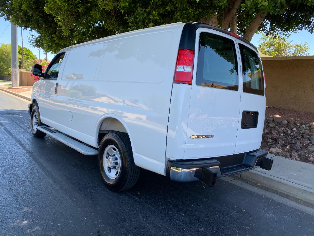 Chevrolet Express Cargo Van RWD 2500 135" 2025