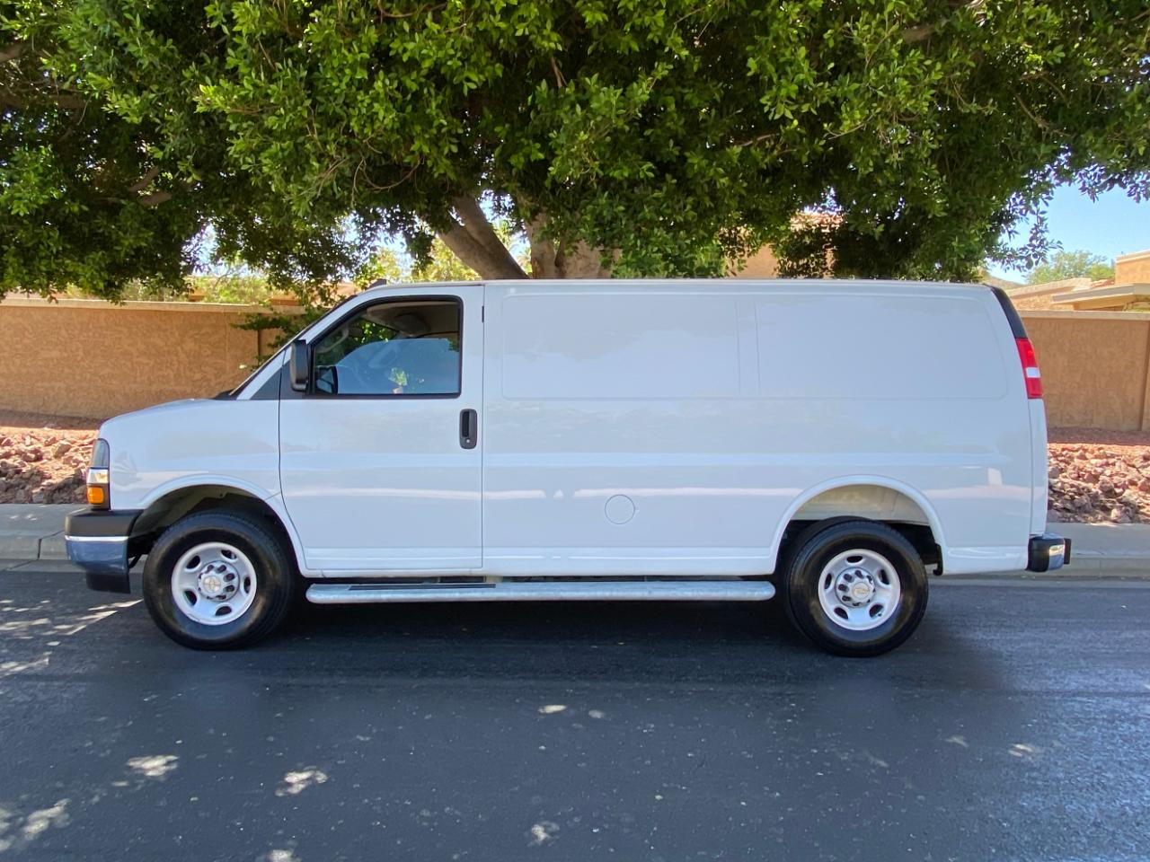 Chevrolet Express Cargo Van RWD 2500 135" 2025