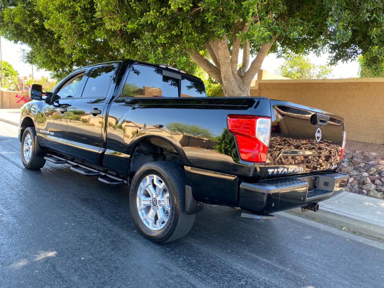 Nissan Titan XD 4x4 Crew Cab SV 2024