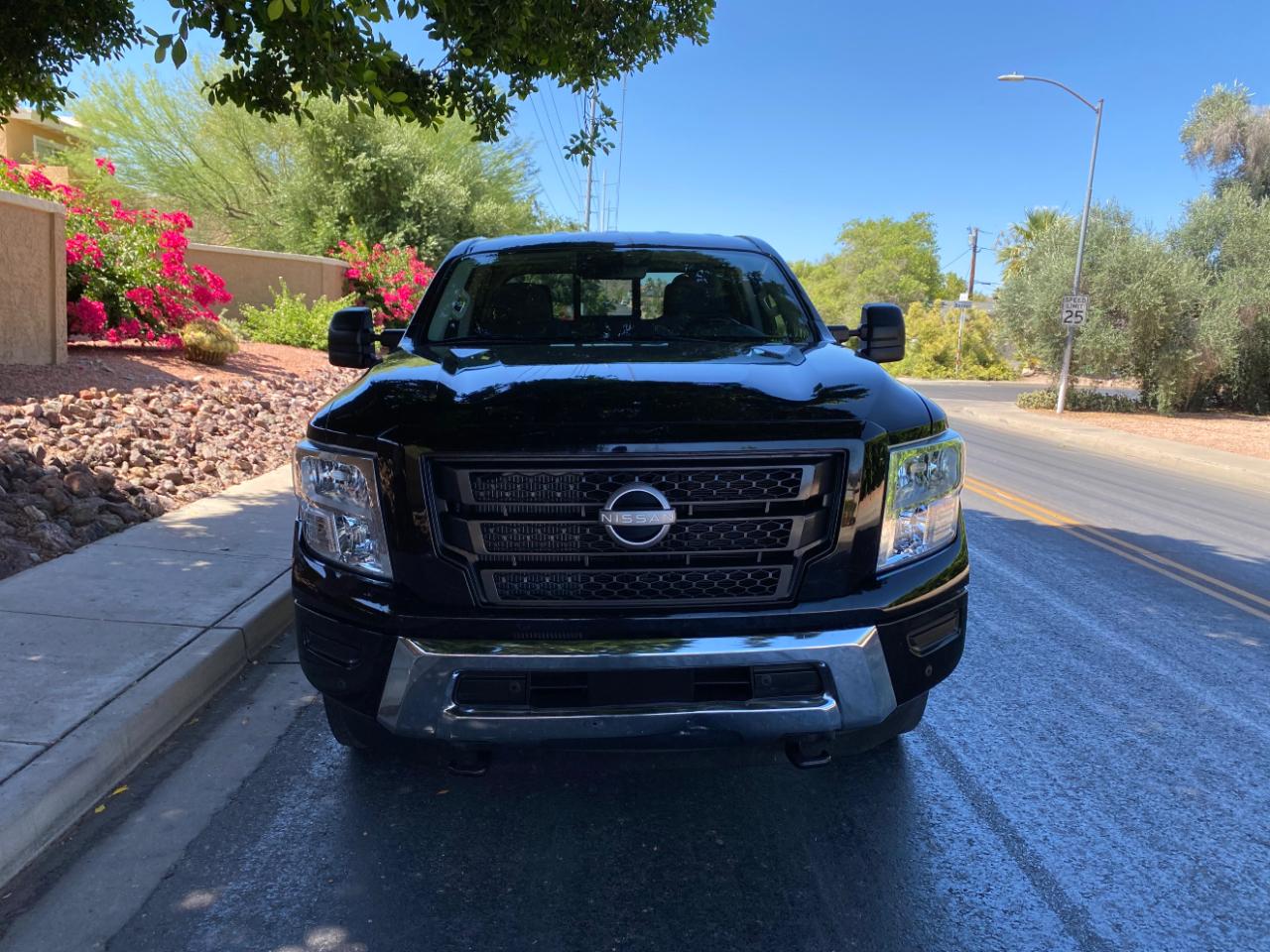 Nissan Titan XD 4x4 Crew Cab SV 2024