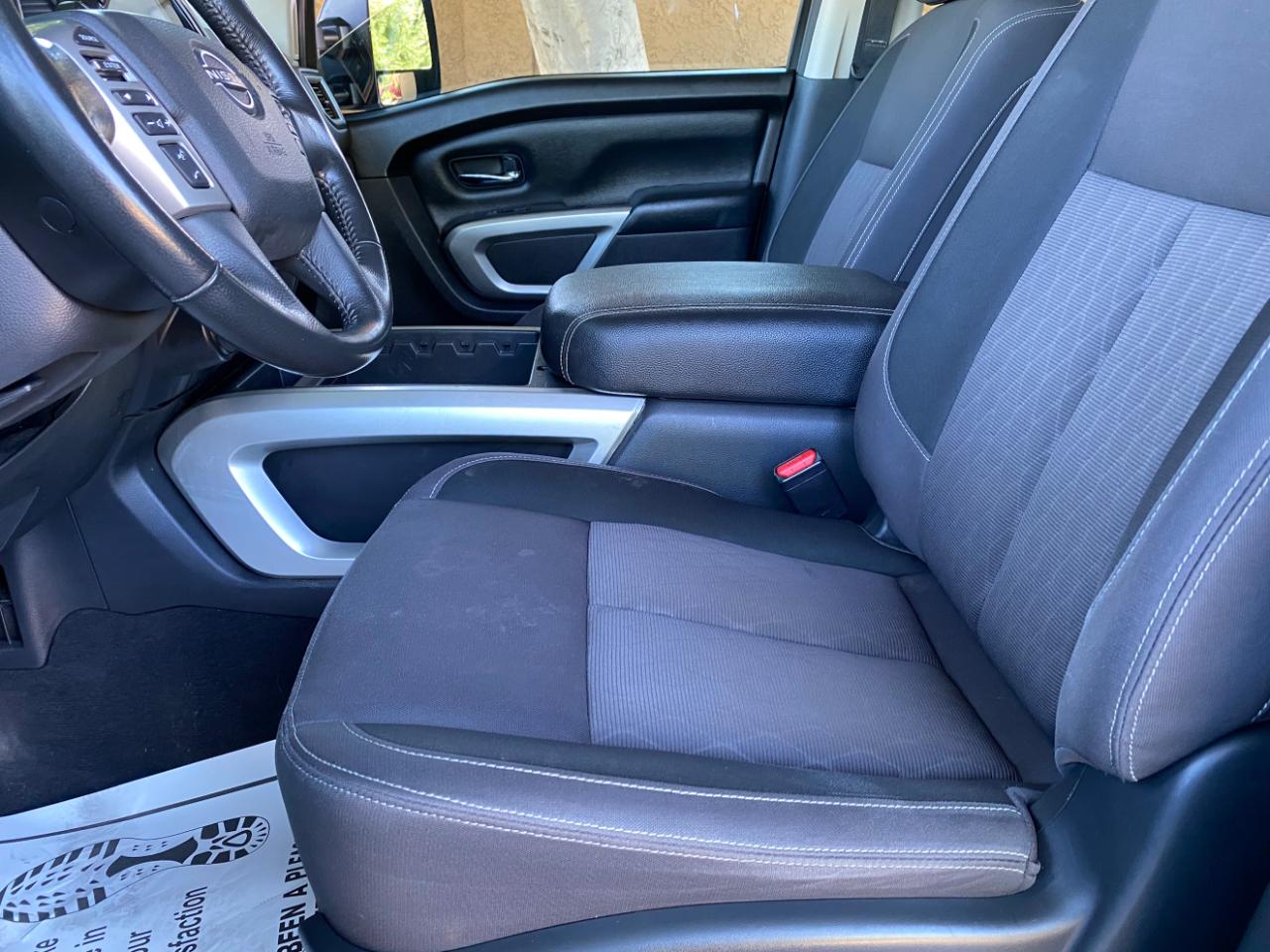 Nissan Titan XD 4x4 Crew Cab SV 2024