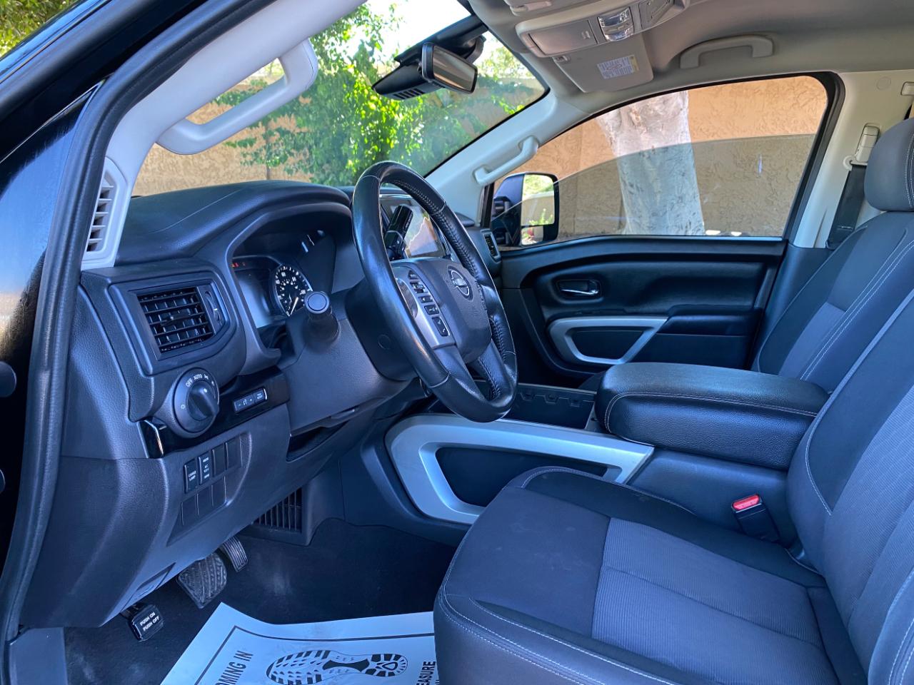 Nissan Titan XD 4x4 Crew Cab SV 2024