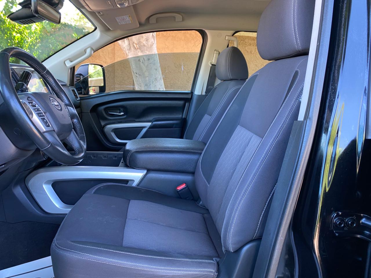 Nissan Titan XD 4x4 Crew Cab SV 2024