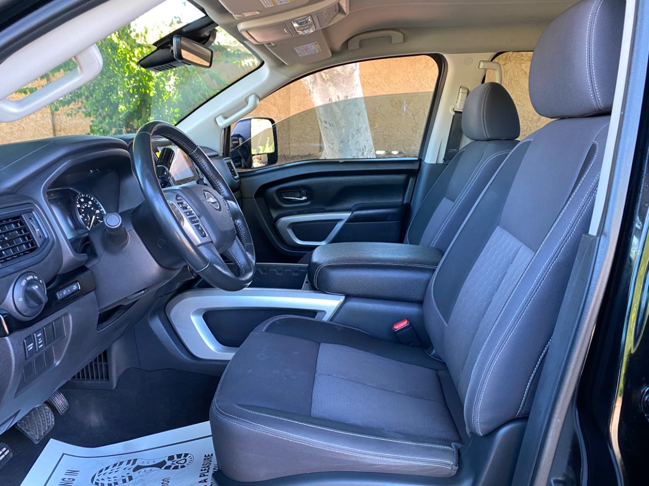 Nissan Titan XD 4x4 Crew Cab SV 2024