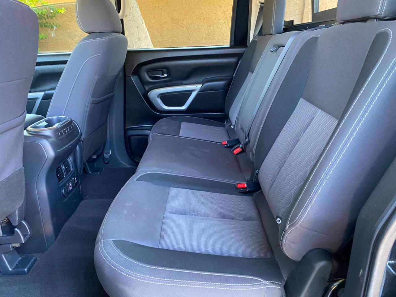Nissan Titan XD 4x4 Crew Cab SV 2024