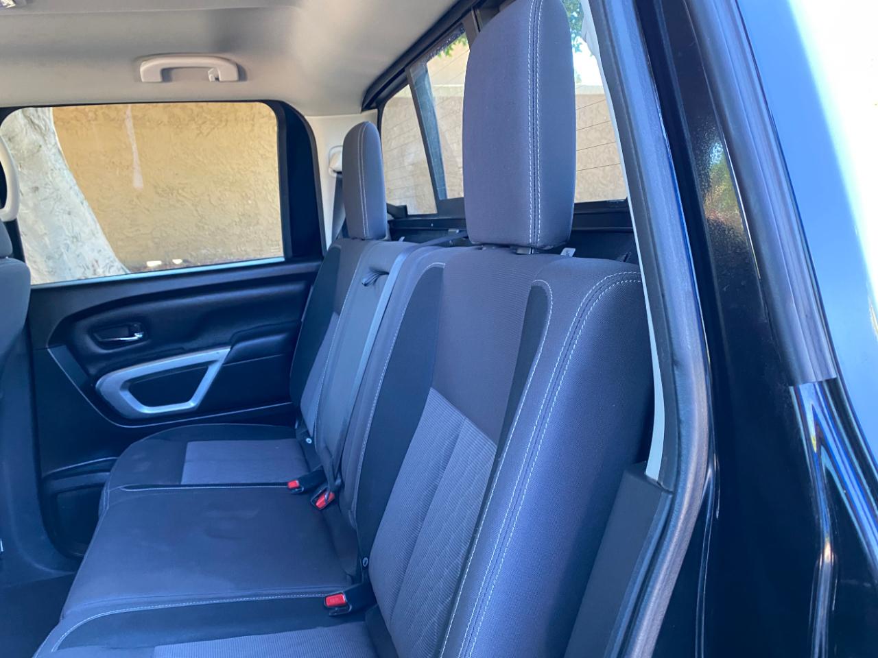 Nissan Titan XD 4x4 Crew Cab SV 2024