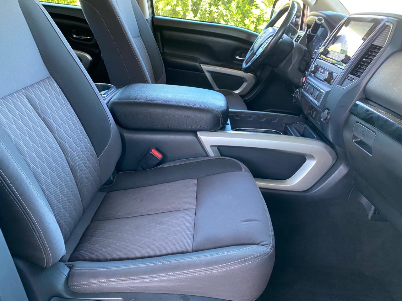 Nissan Titan XD 4x4 Crew Cab SV 2024