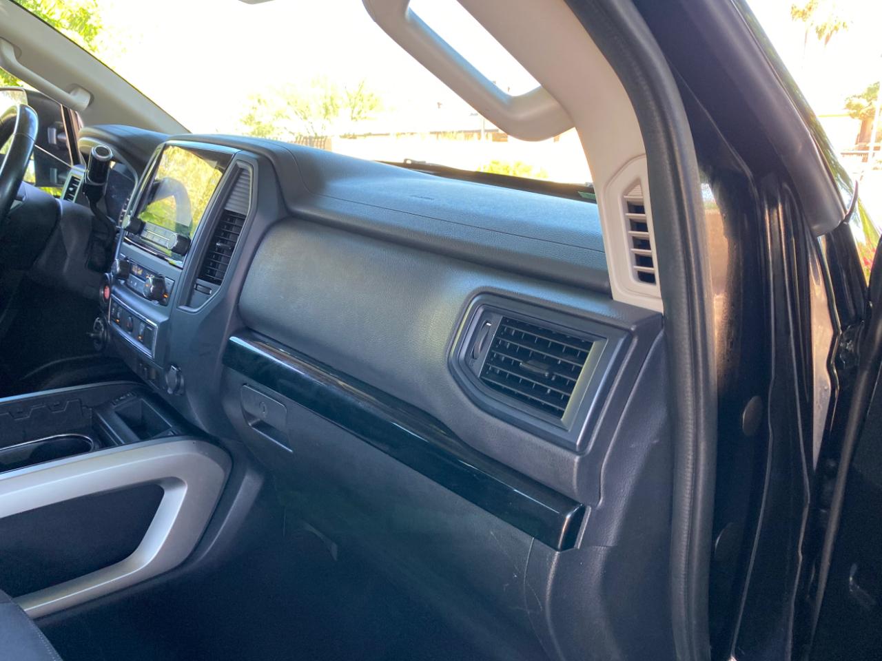 Nissan Titan XD 4x4 Crew Cab SV 2024