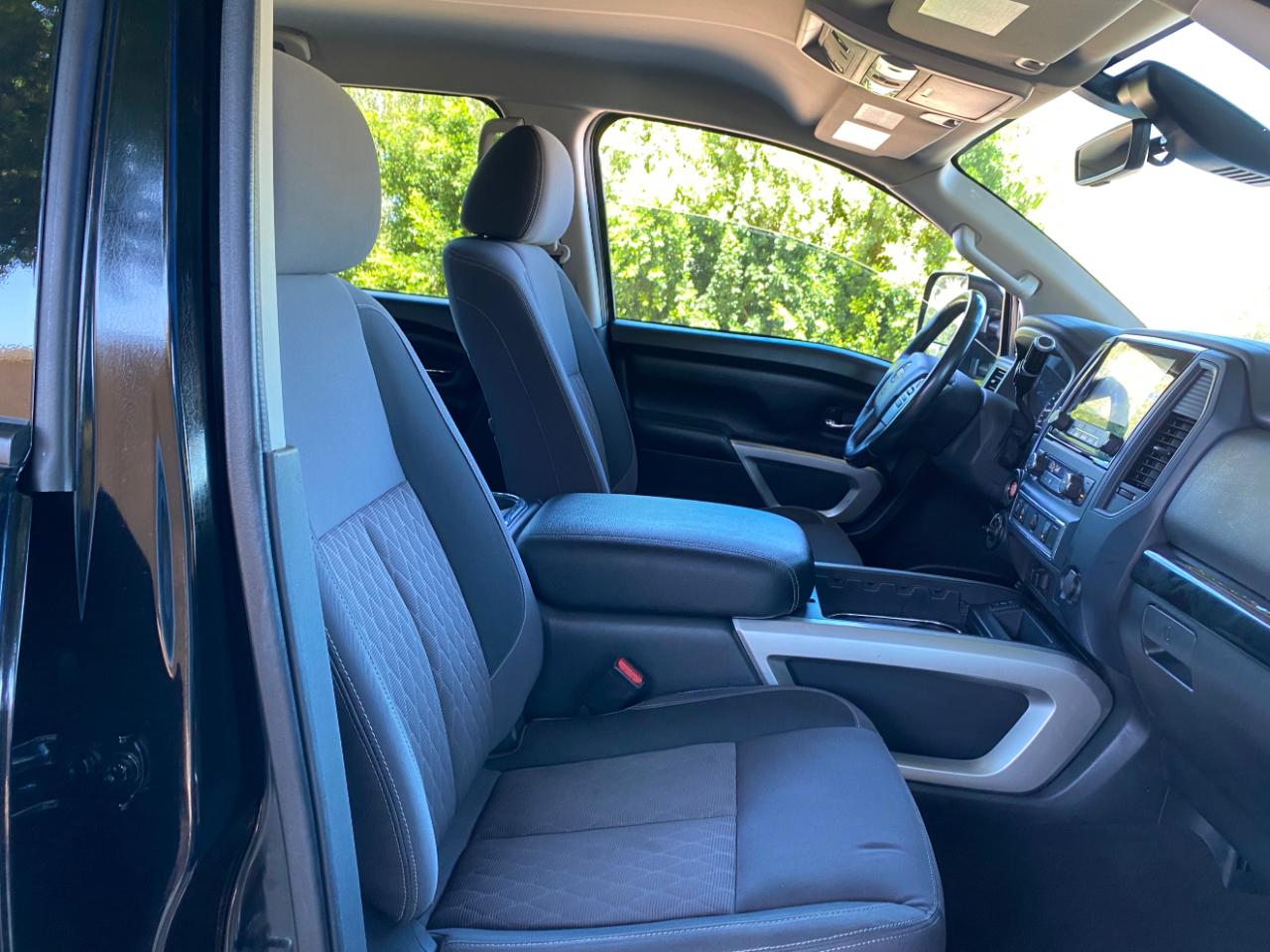 Nissan Titan XD 4x4 Crew Cab SV 2024