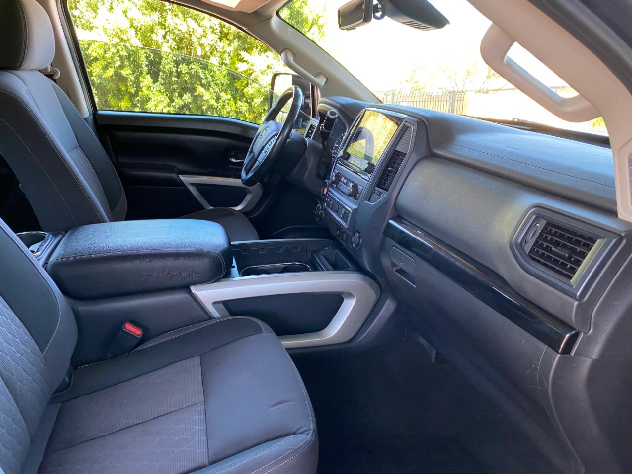 Nissan Titan XD 4x4 Crew Cab SV 2024