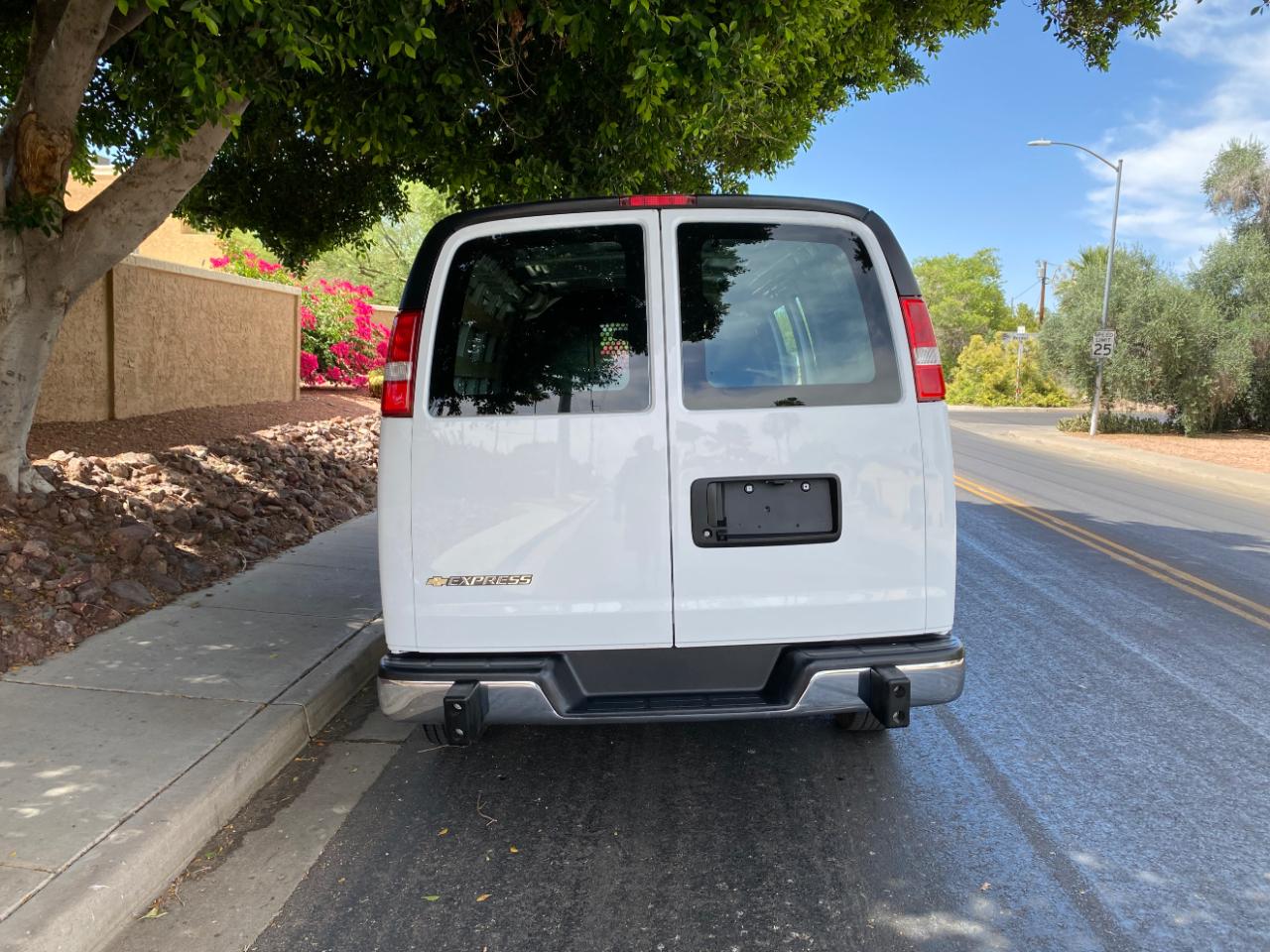 Chevrolet Express Cargo Van RWD 2500 135" 2025