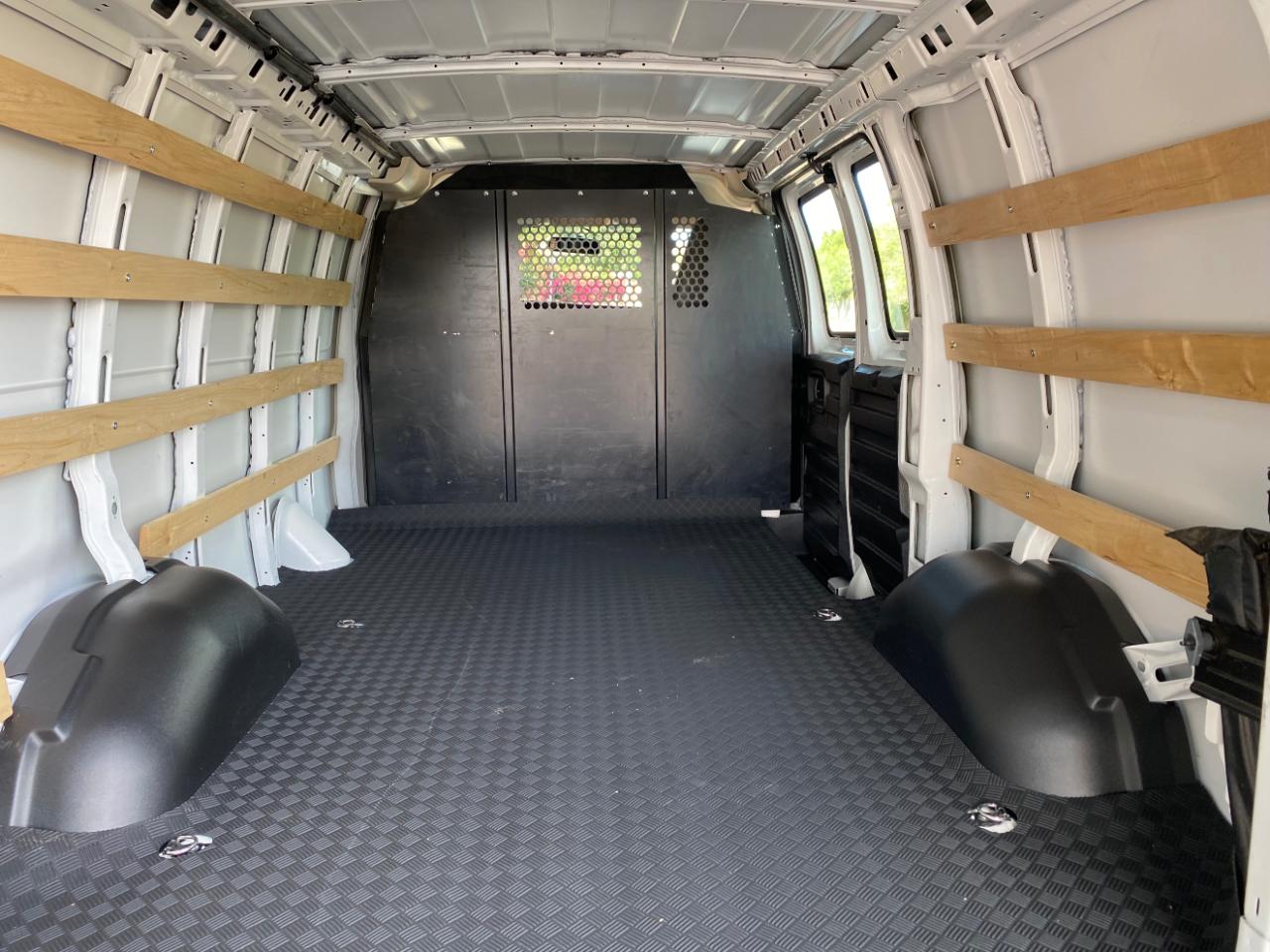 Chevrolet Express Cargo Van RWD 2500 135" 2025