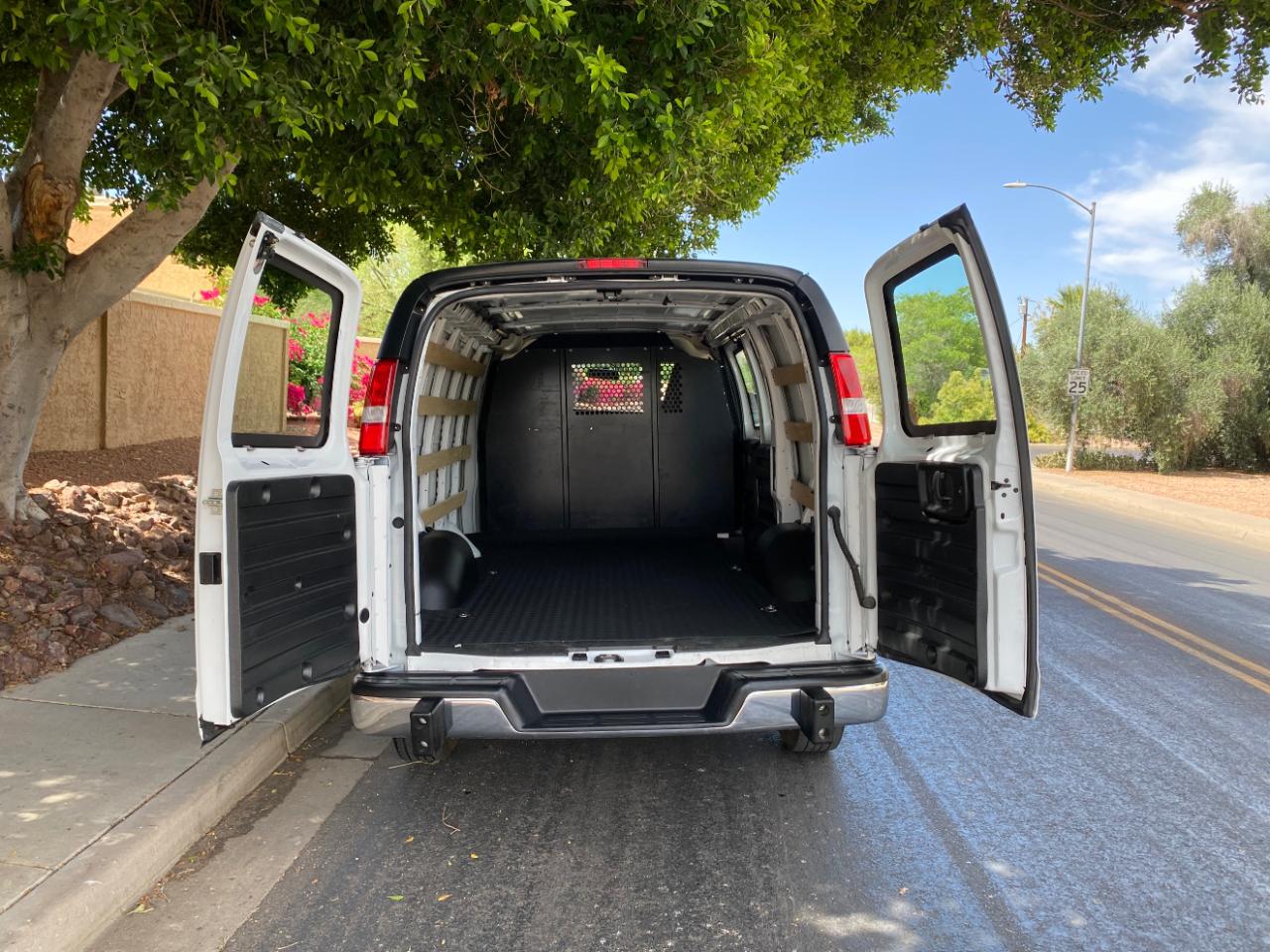 Chevrolet Express Cargo Van RWD 2500 135" 2025