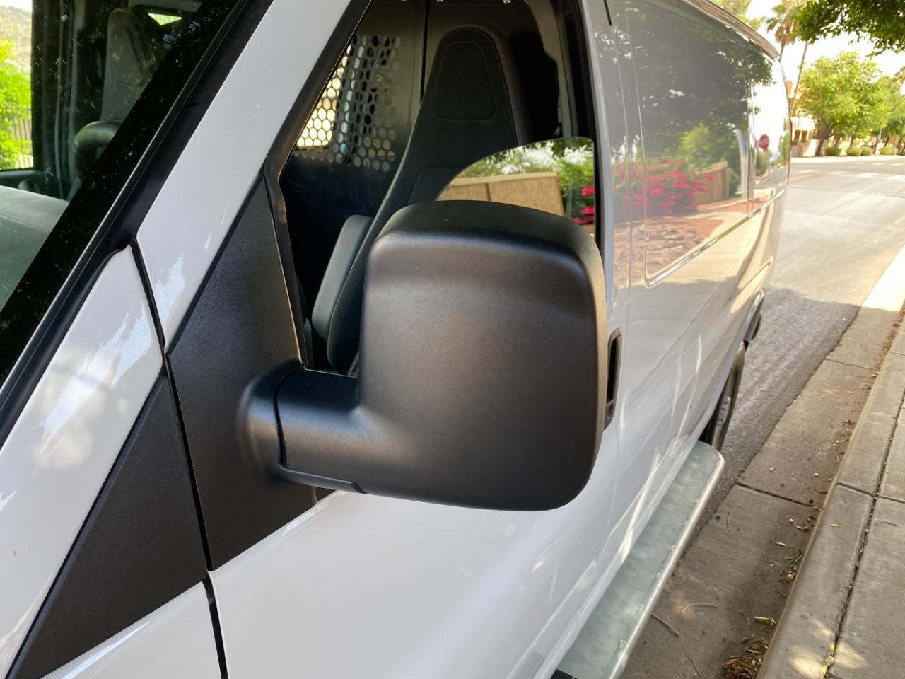 Chevrolet Express Cargo Van RWD 2500 135" 2025