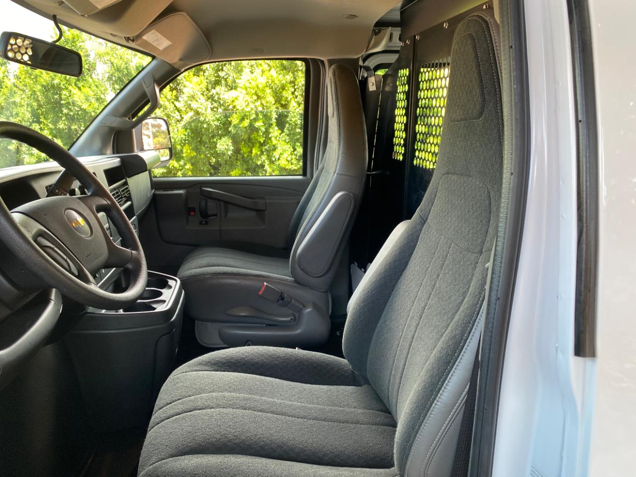 Chevrolet Express Cargo Van RWD 2500 135" 2025
