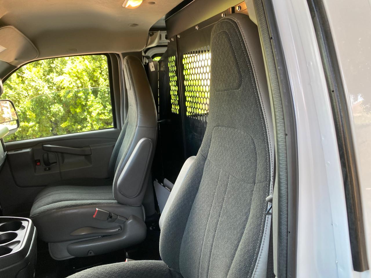 Chevrolet Express Cargo Van RWD 2500 135" 2025