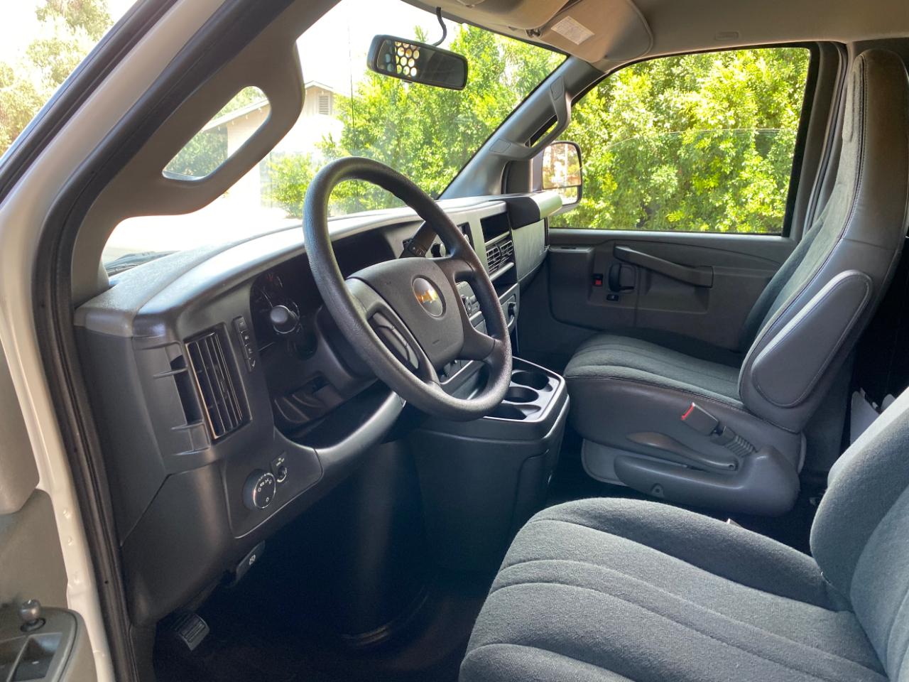 Chevrolet Express Cargo Van RWD 2500 135" 2025