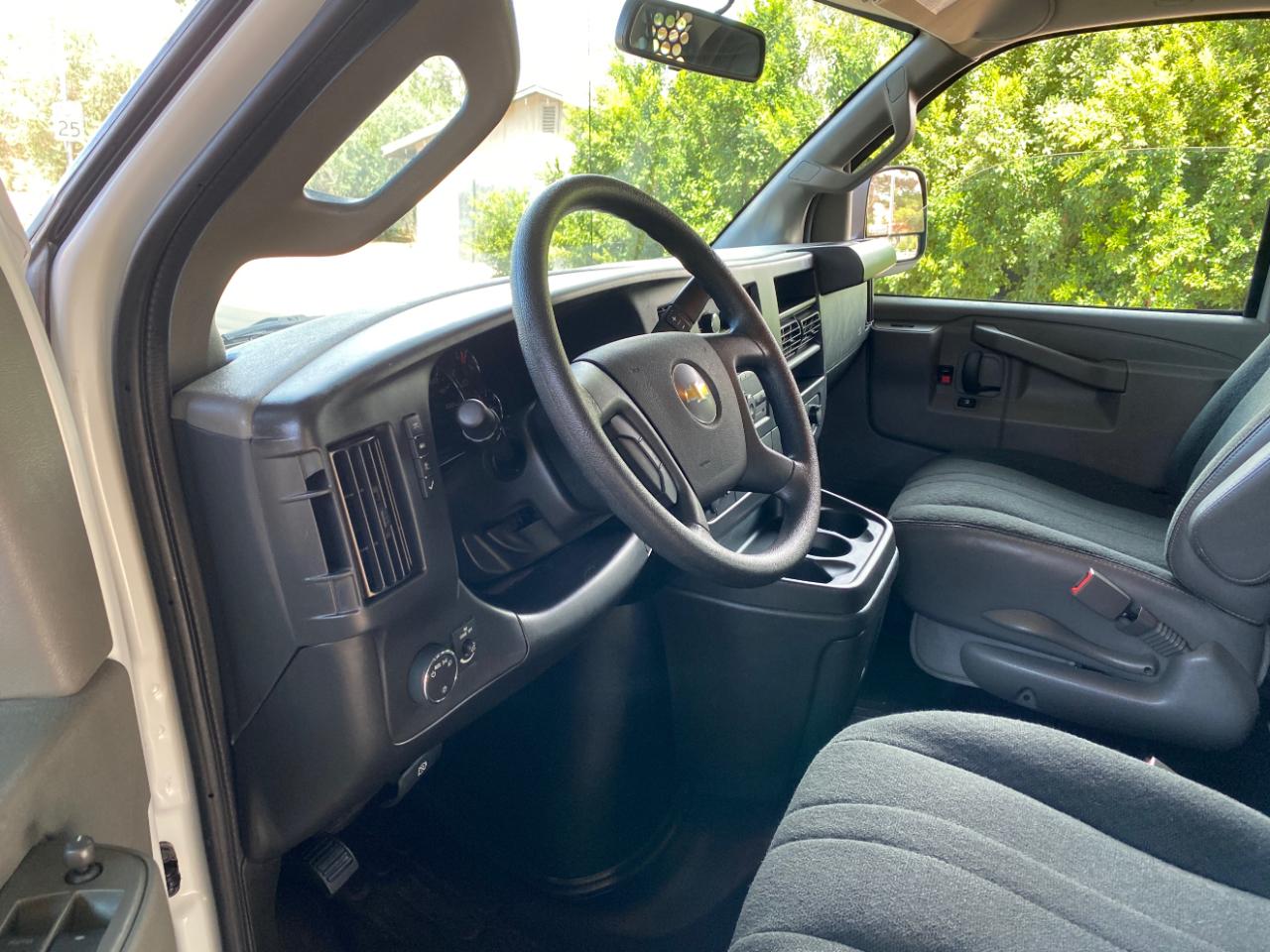 Chevrolet Express Cargo Van RWD 2500 135" 2025