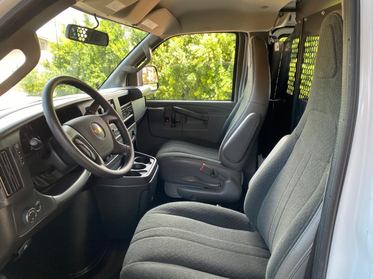 Chevrolet Express Cargo Van RWD 2500 135" 2025