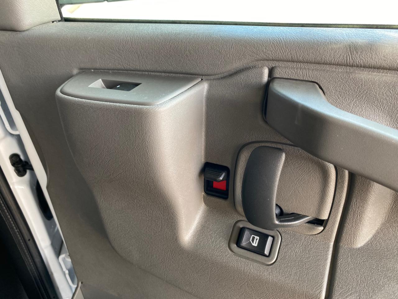 Chevrolet Express Cargo Van RWD 2500 135" 2025