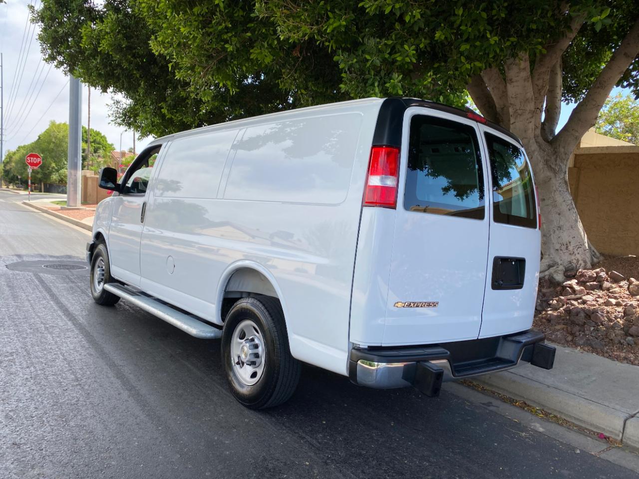 Chevrolet Express Cargo Van RWD 2500 135" 2025