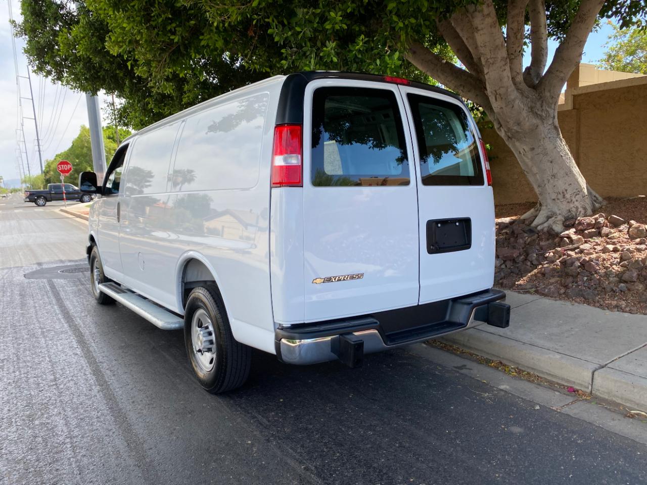 Chevrolet Express Cargo Van RWD 2500 135" 2025