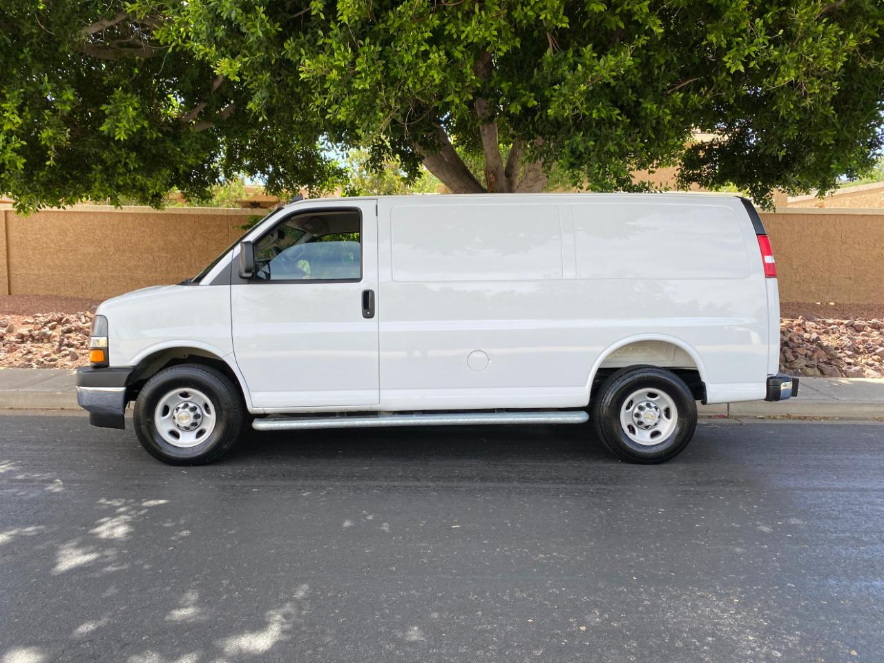 Chevrolet Express Cargo Van RWD 2500 135" 2025