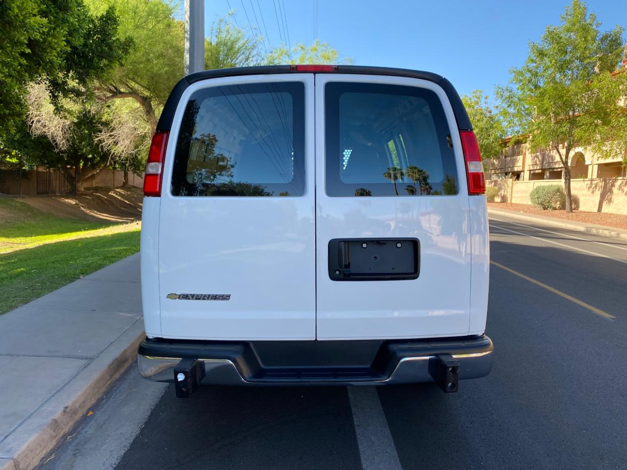Chevrolet Express Cargo Van RWD 2500 135" 2025