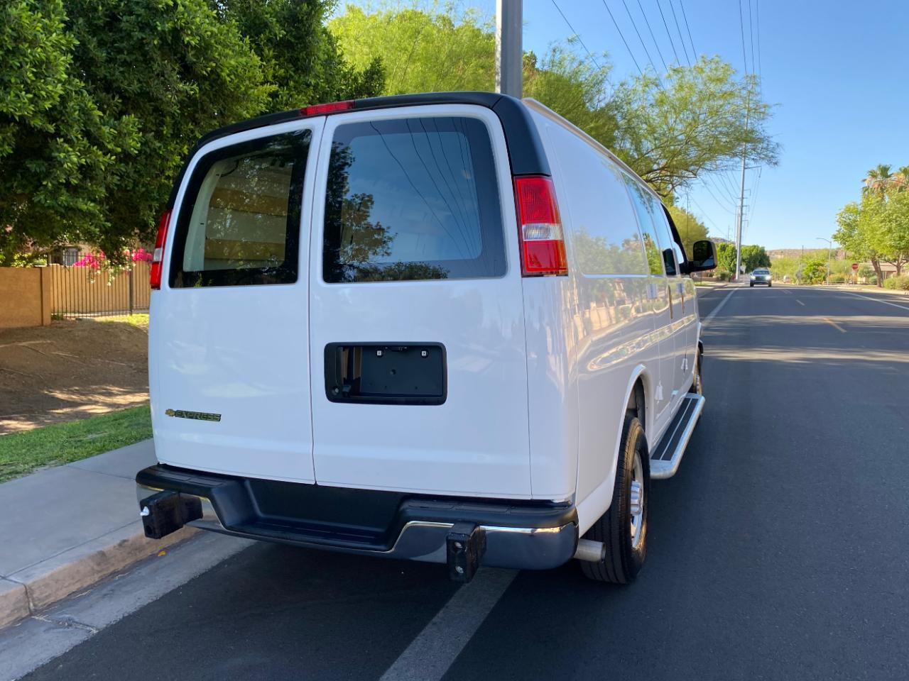 Chevrolet Express Cargo Van RWD 2500 135" 2025