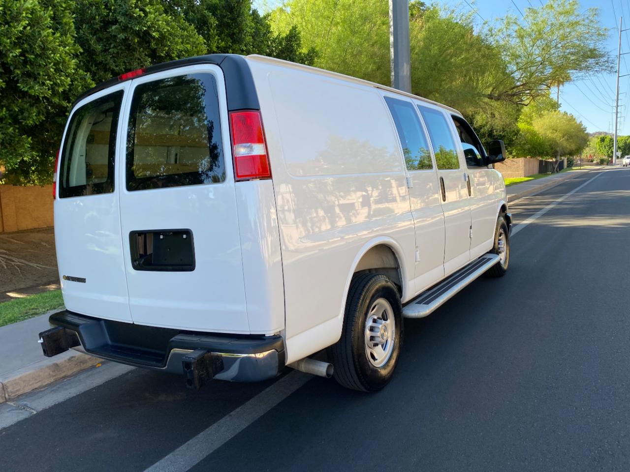 Chevrolet Express Cargo Van RWD 2500 135" 2025