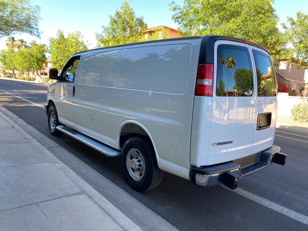 Chevrolet Express Cargo Van RWD 2500 135" 2025