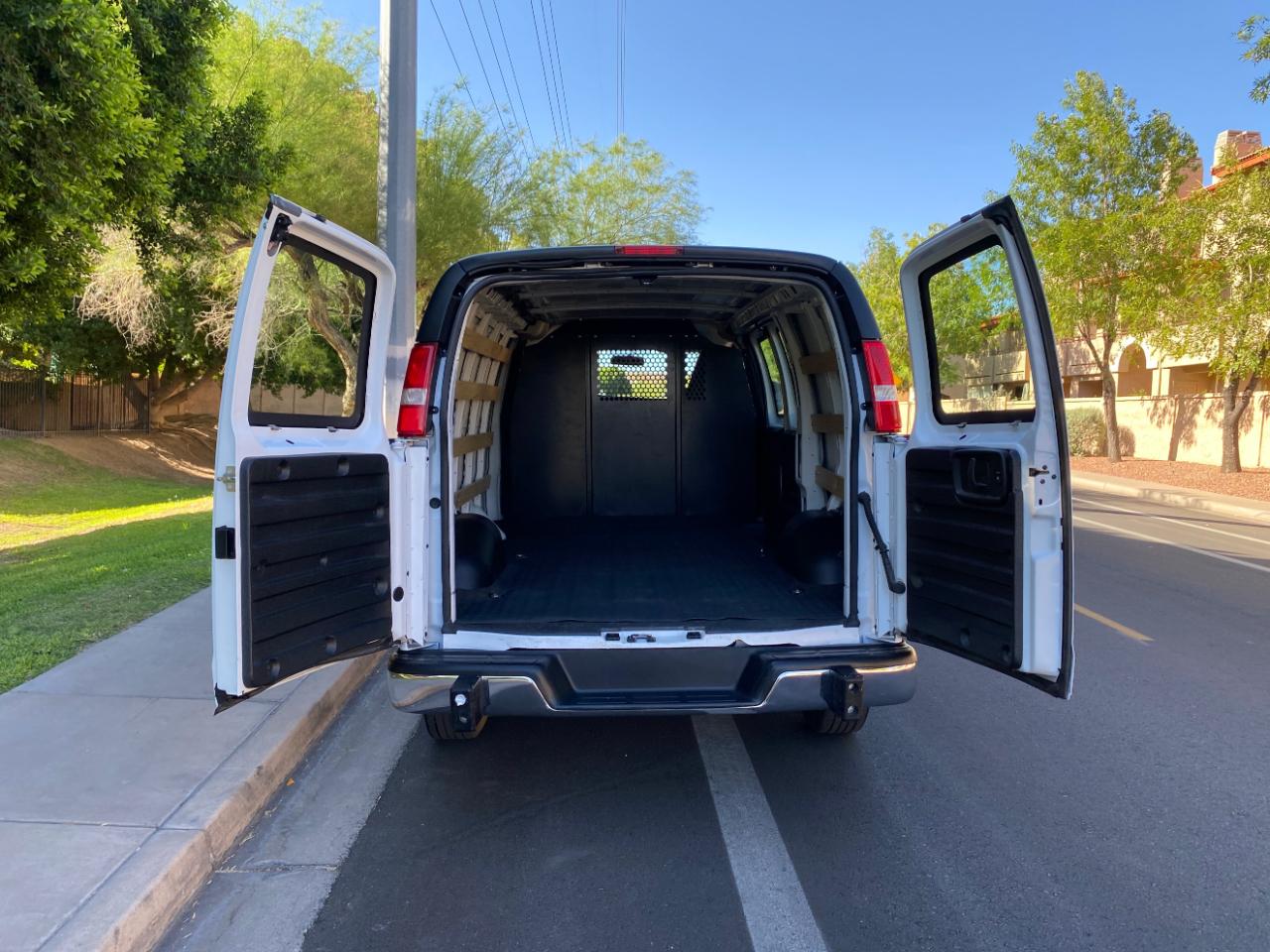 Chevrolet Express Cargo Van RWD 2500 135" 2025