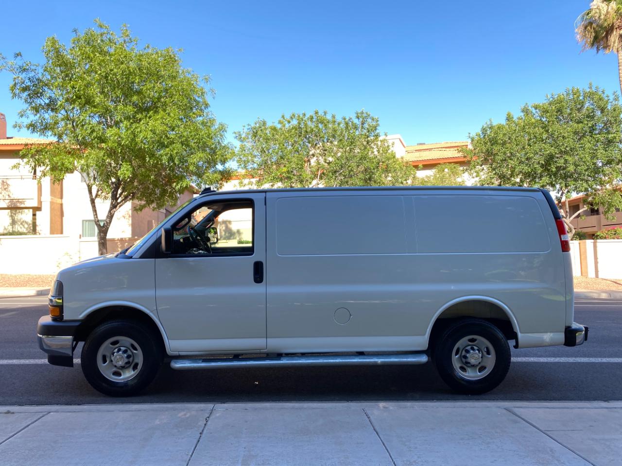 Chevrolet Express Cargo Van RWD 2500 135" 2025