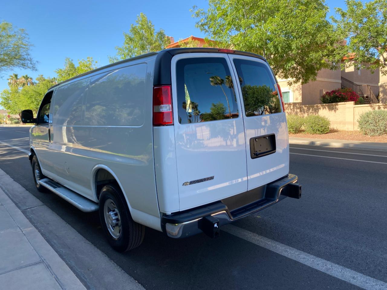 Chevrolet Express Cargo Van RWD 2500 135" 2025