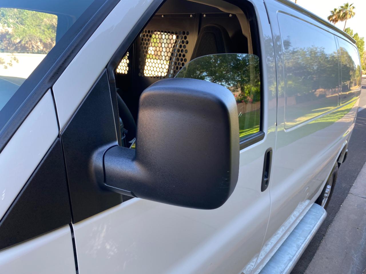 Chevrolet Express Cargo Van RWD 2500 135" 2025