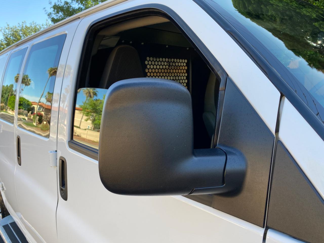Chevrolet Express Cargo Van RWD 2500 135" 2025
