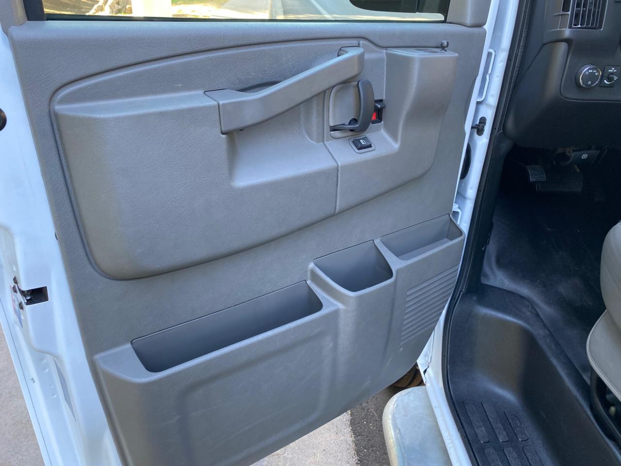 Chevrolet Express Cargo Van RWD 2500 135" 2025