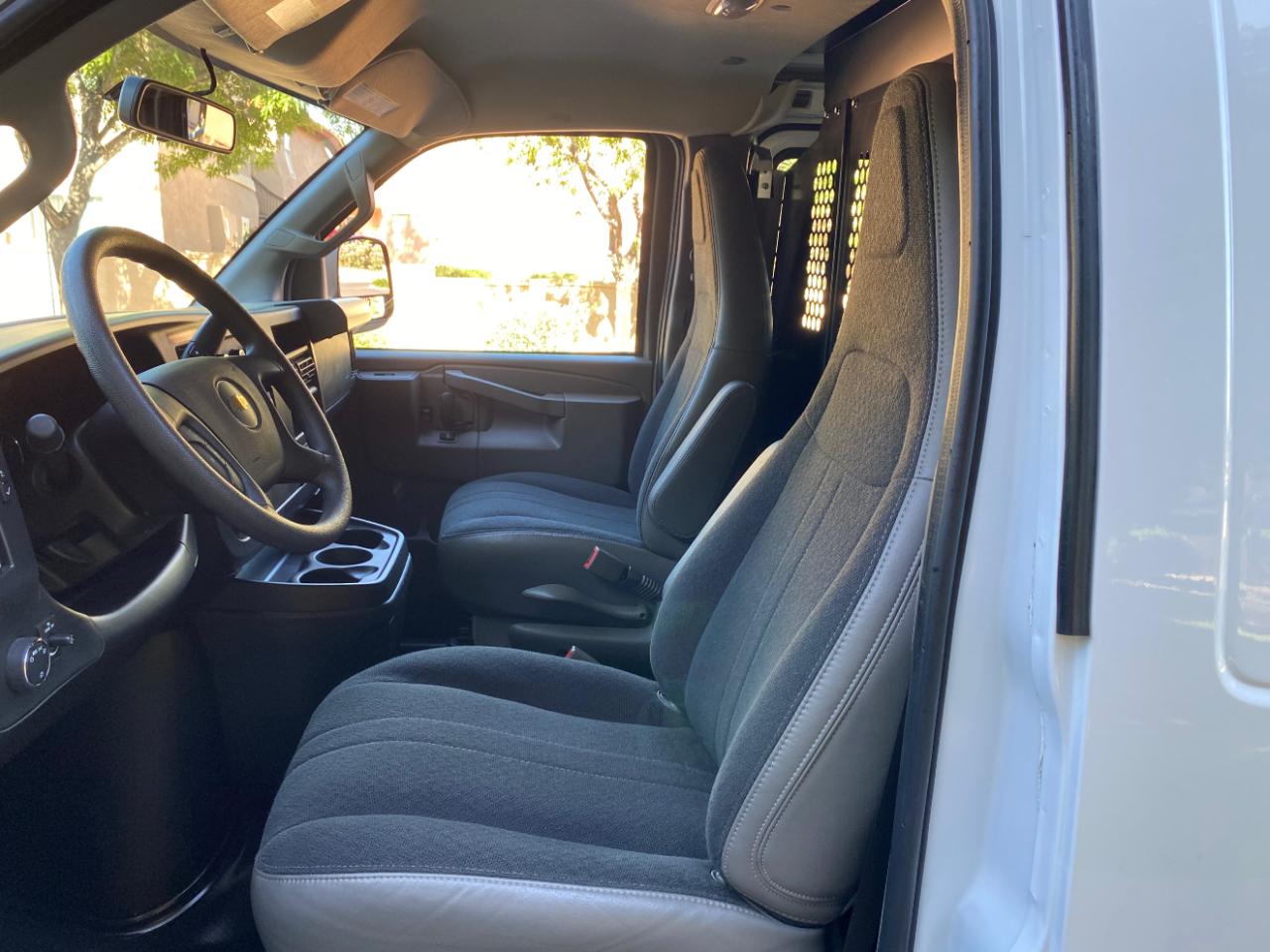 Chevrolet Express Cargo Van RWD 2500 135" 2025