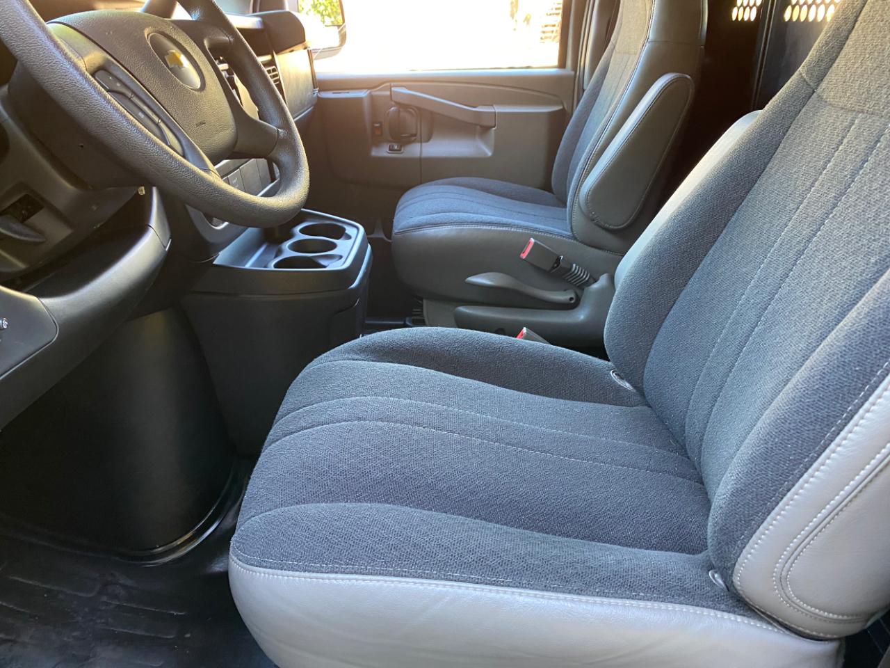 Chevrolet Express Cargo Van RWD 2500 135" 2025