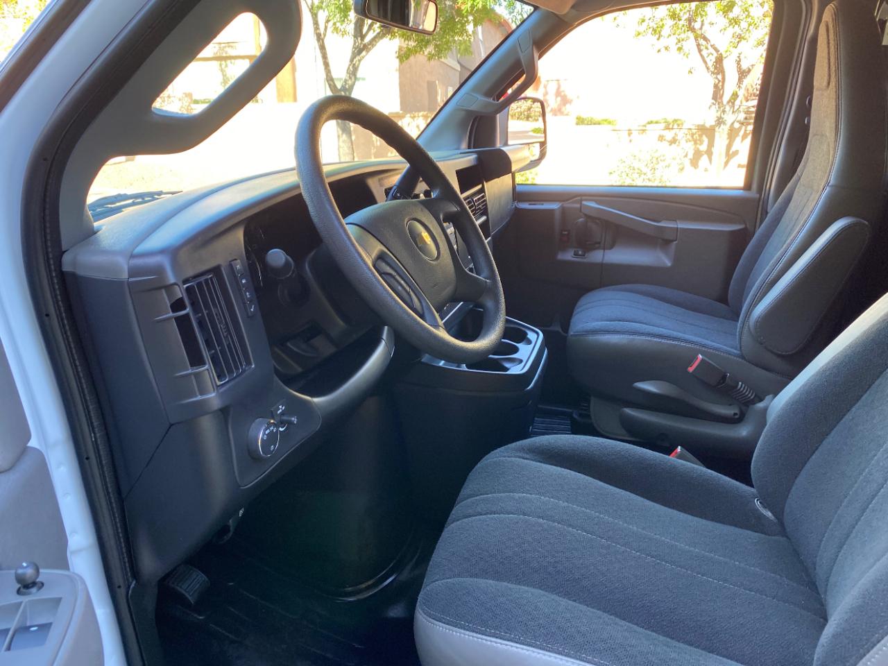 Chevrolet Express Cargo Van RWD 2500 135" 2025