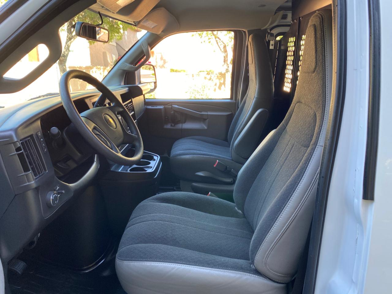 Chevrolet Express Cargo Van RWD 2500 135" 2025