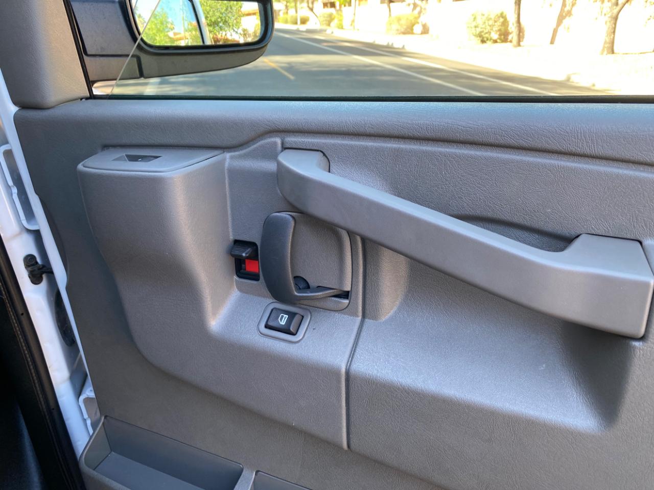 Chevrolet Express Cargo Van RWD 2500 135" 2025