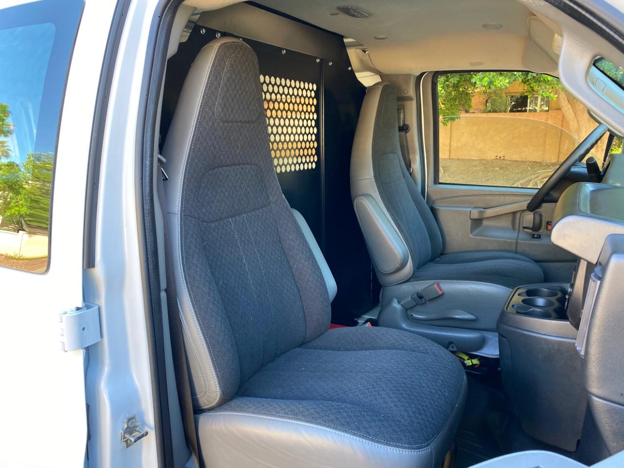 Chevrolet Express Cargo Van RWD 2500 135" 2025