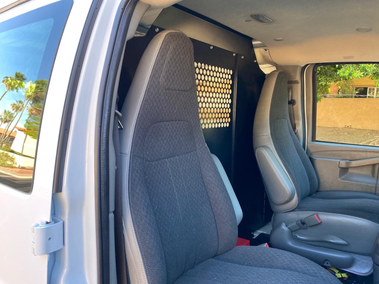 Chevrolet Express Cargo Van RWD 2500 135" 2025