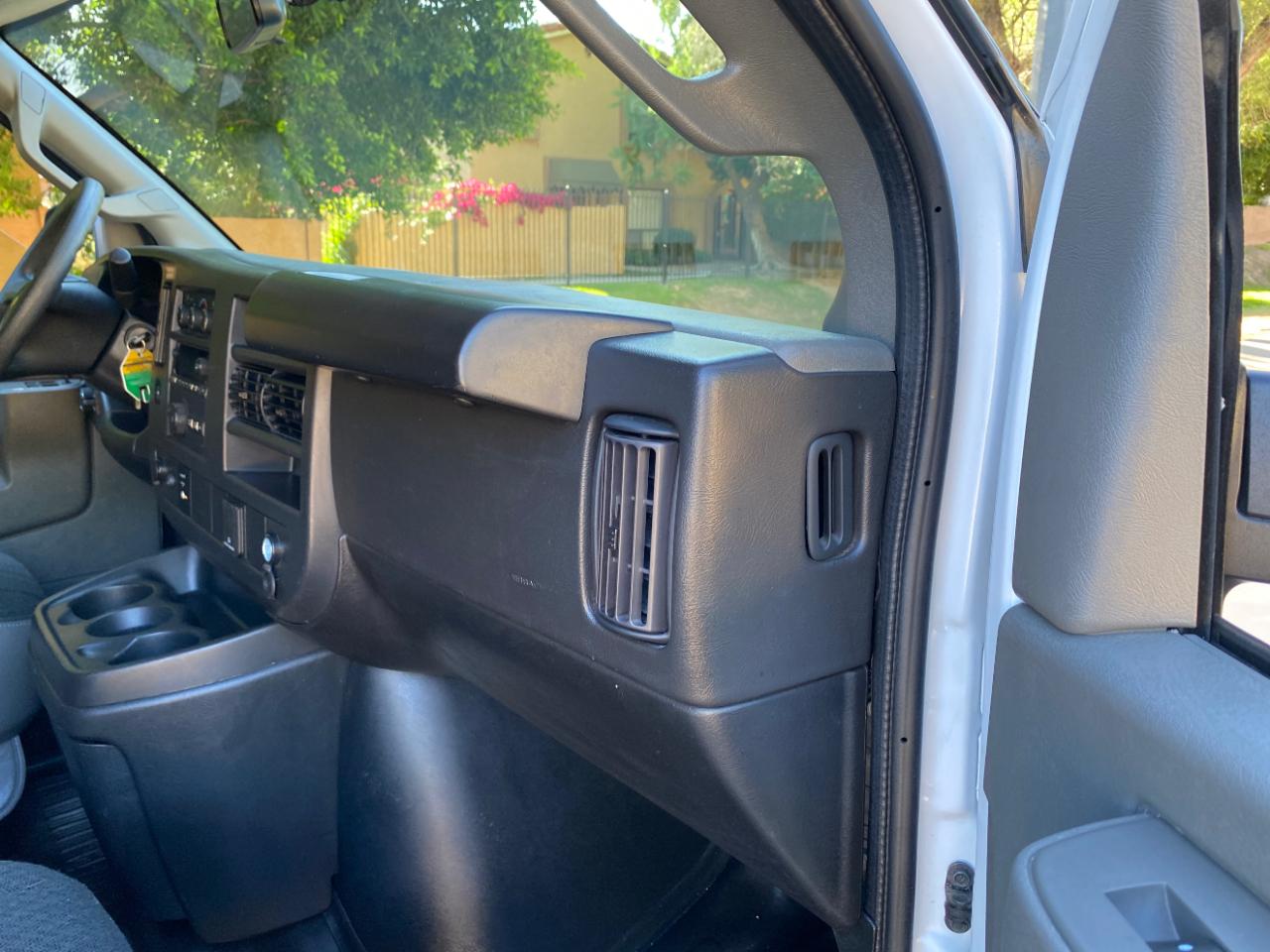 Chevrolet Express Cargo Van RWD 2500 135" 2025
