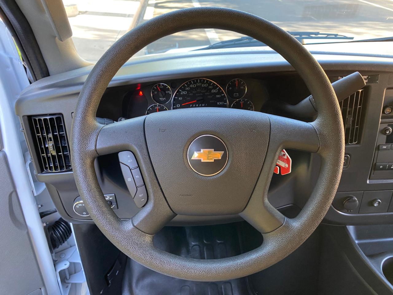 Chevrolet Express Cargo Van RWD 2500 135" 2025