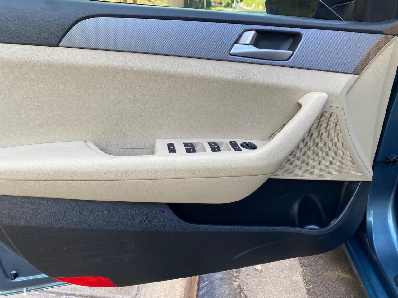 Hyundai Sonata 4dr Sdn 2.4L SE 2016